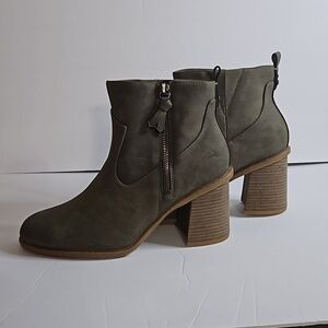 Dr Scholl's  Rodeo  Ankle  Boot sz 11 Olive Green Pre-owned  like new